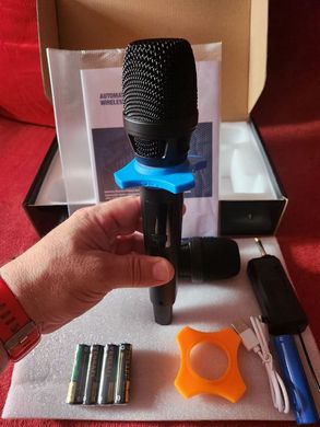 Бездротова мікрофонна система EMS TA-U16H із ручними мікрофонами
