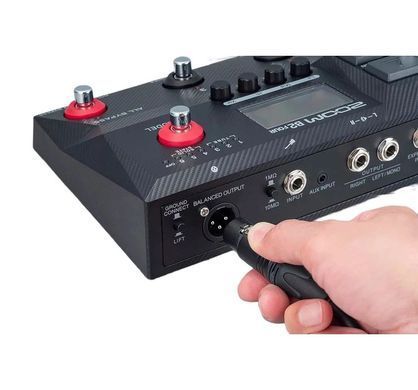 Фото товару Процесор ефектів Zoom B2 FOUR